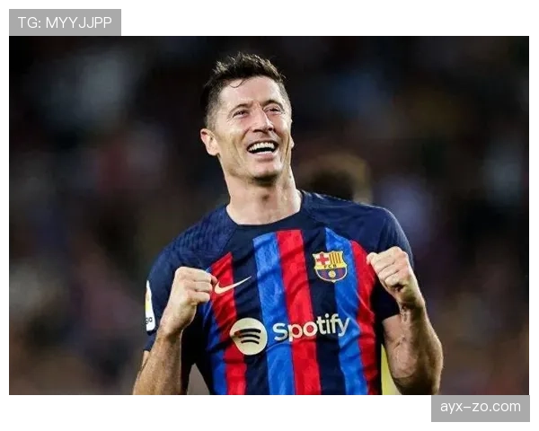 莱万多夫斯基巅峰再创传奇，职业生涯高光时刻引全球瞩目