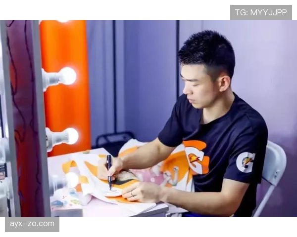 看郑思维的私服单子，我只想把银行卡藏起来